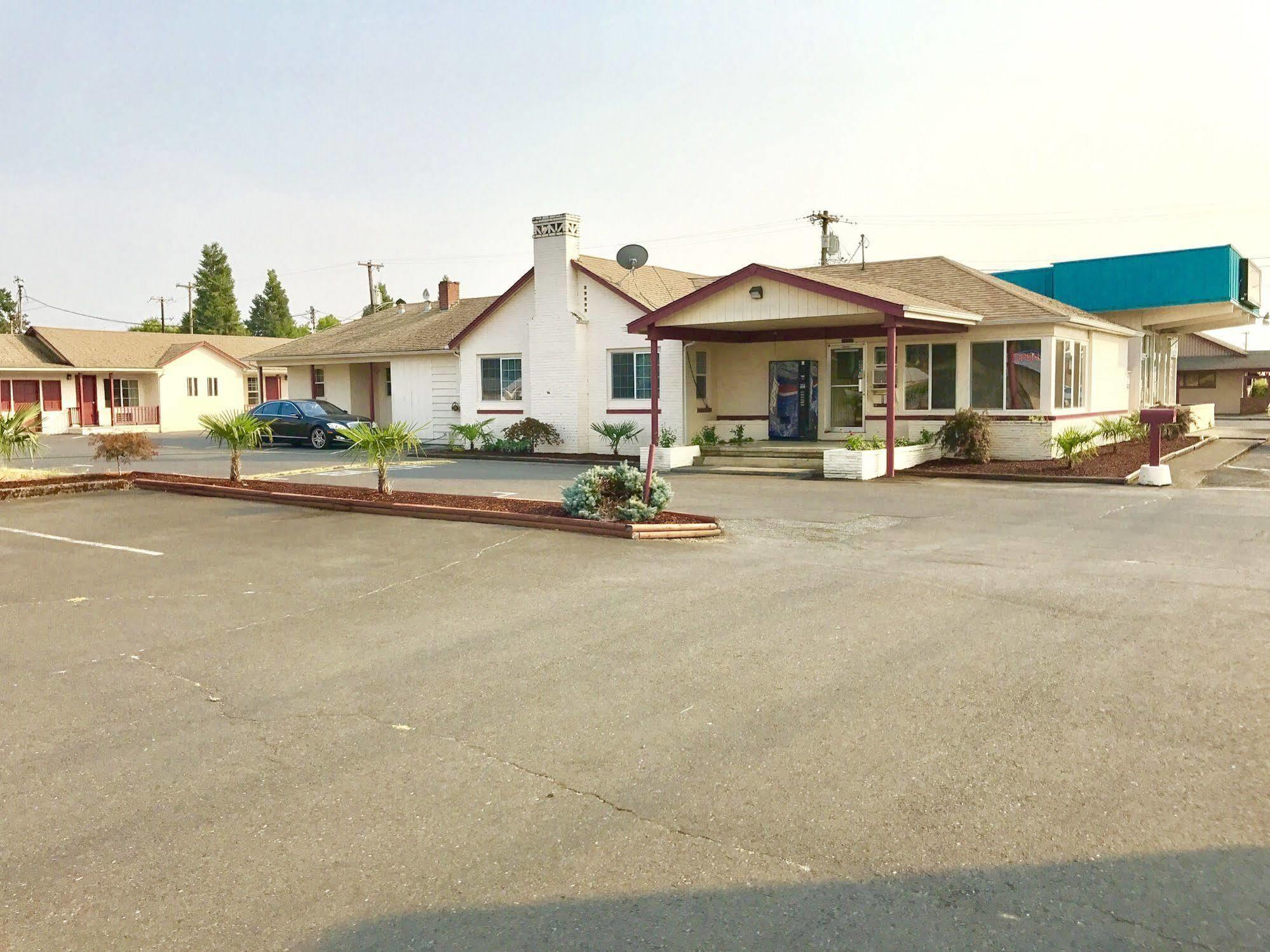 Travelers Inn Motel Salem Exterior photo
