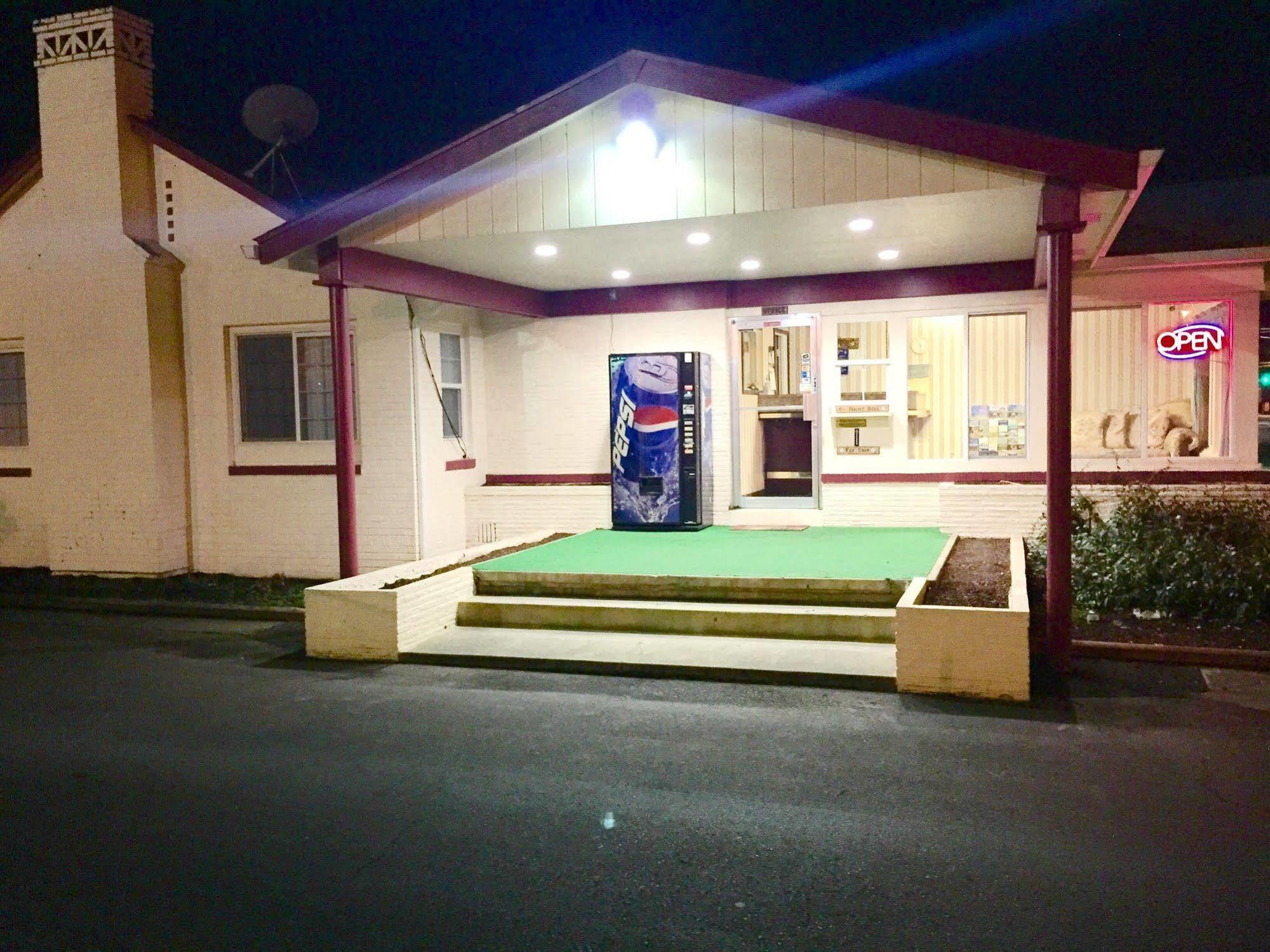 Travelers Inn Motel Salem Exterior photo